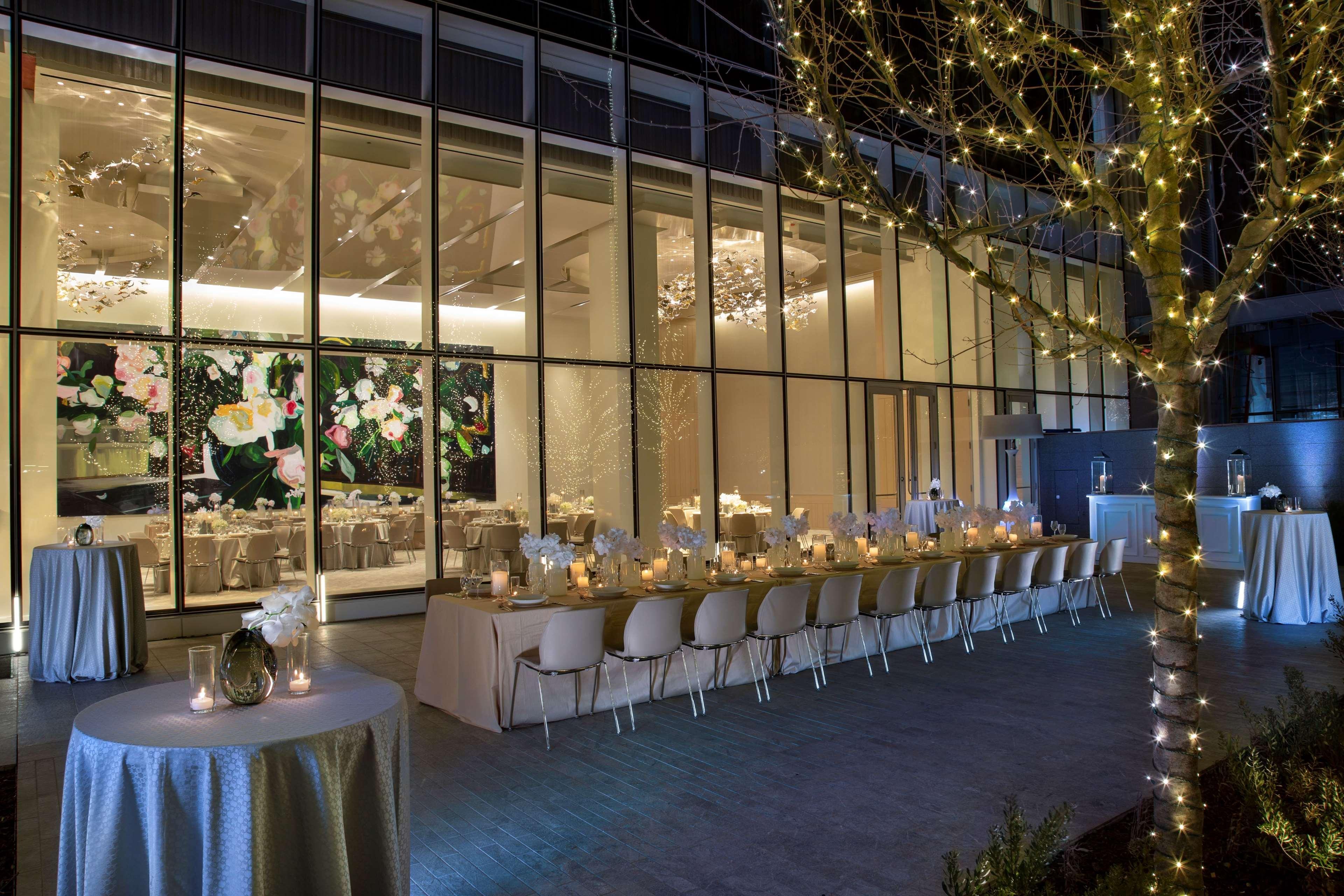 Hall Arts Hotel Dallas, Curio Collection By Hilton エクステリア 写真