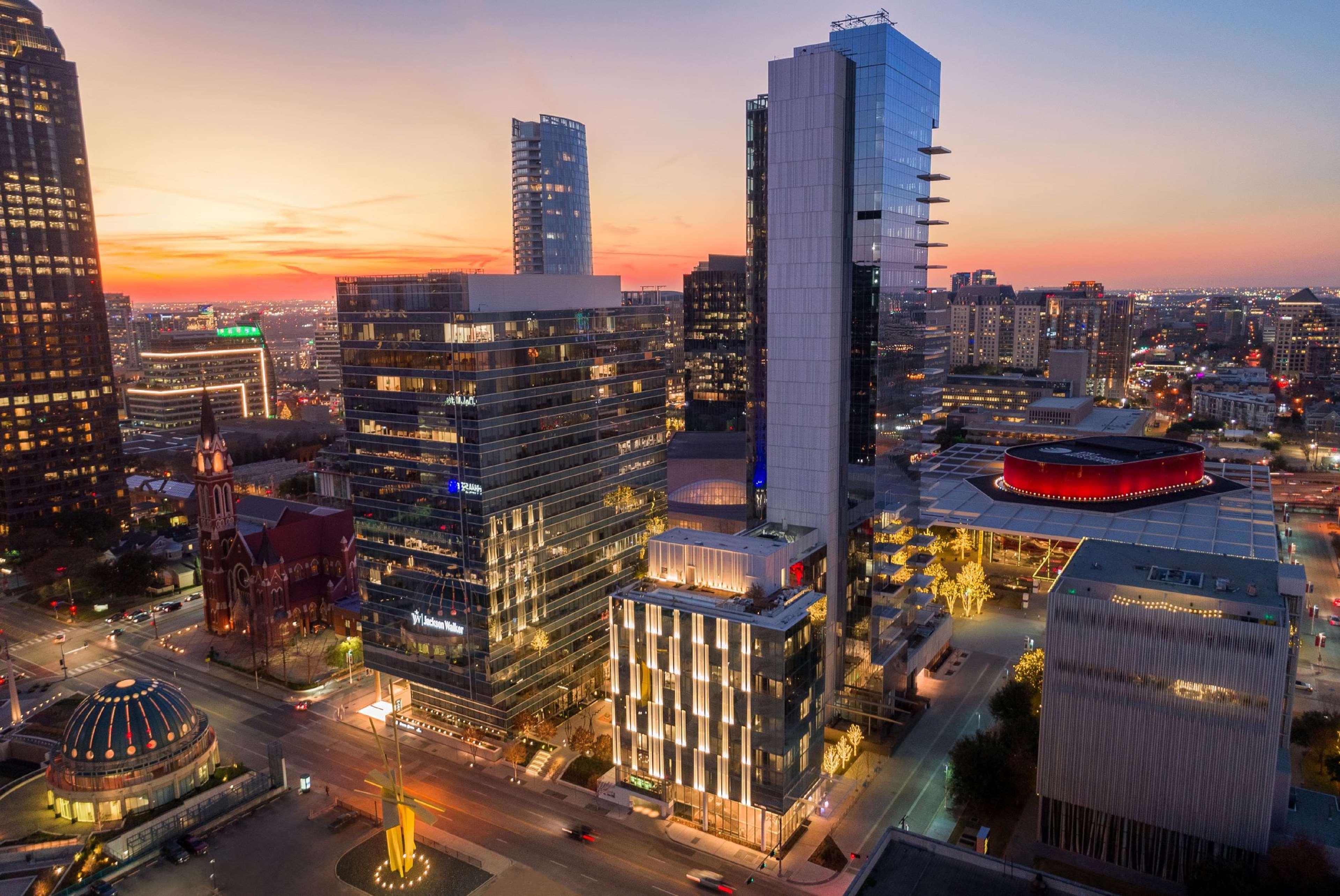 Hall Arts Hotel Dallas, Curio Collection By Hilton エクステリア 写真