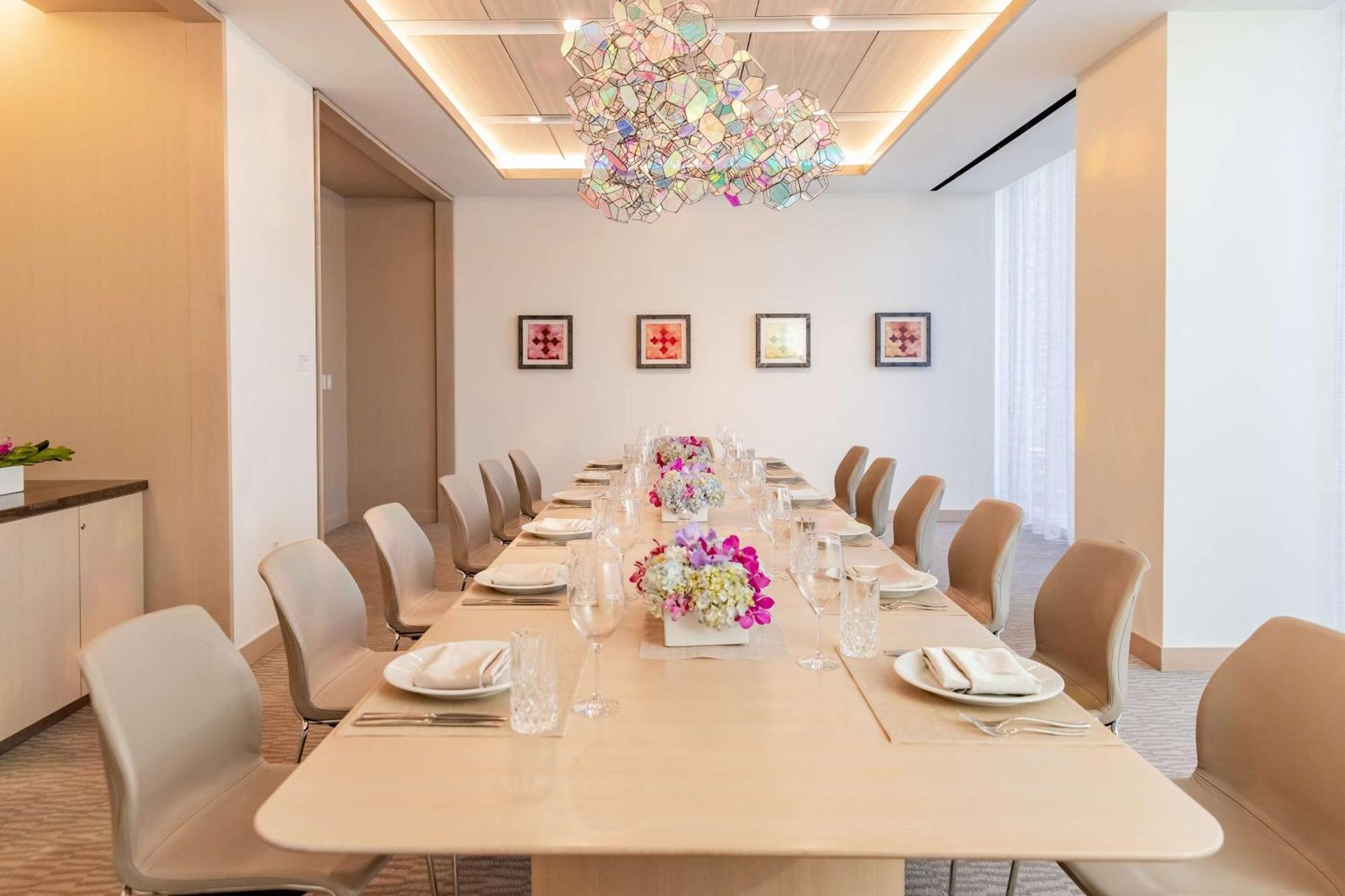 Hall Arts Hotel Dallas, Curio Collection By Hilton エクステリア 写真