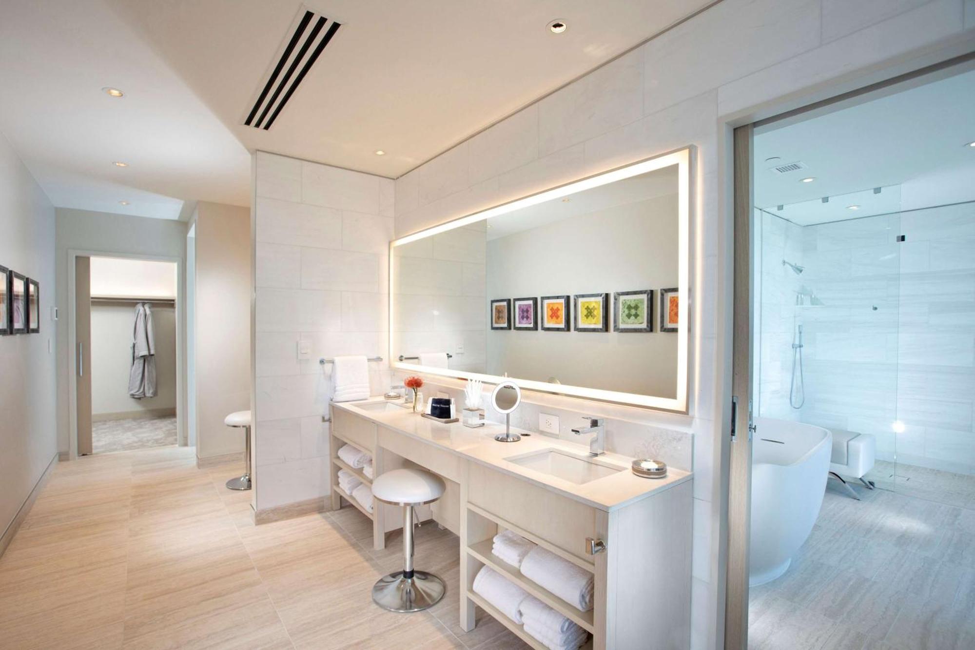 Hall Arts Hotel Dallas, Curio Collection By Hilton エクステリア 写真