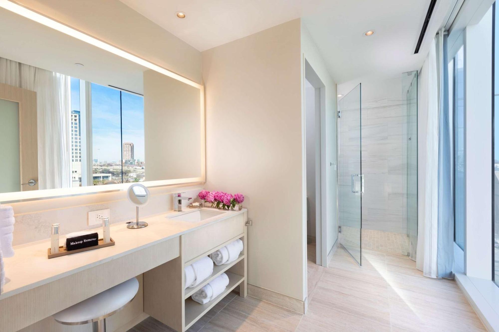 Hall Arts Hotel Dallas, Curio Collection By Hilton エクステリア 写真