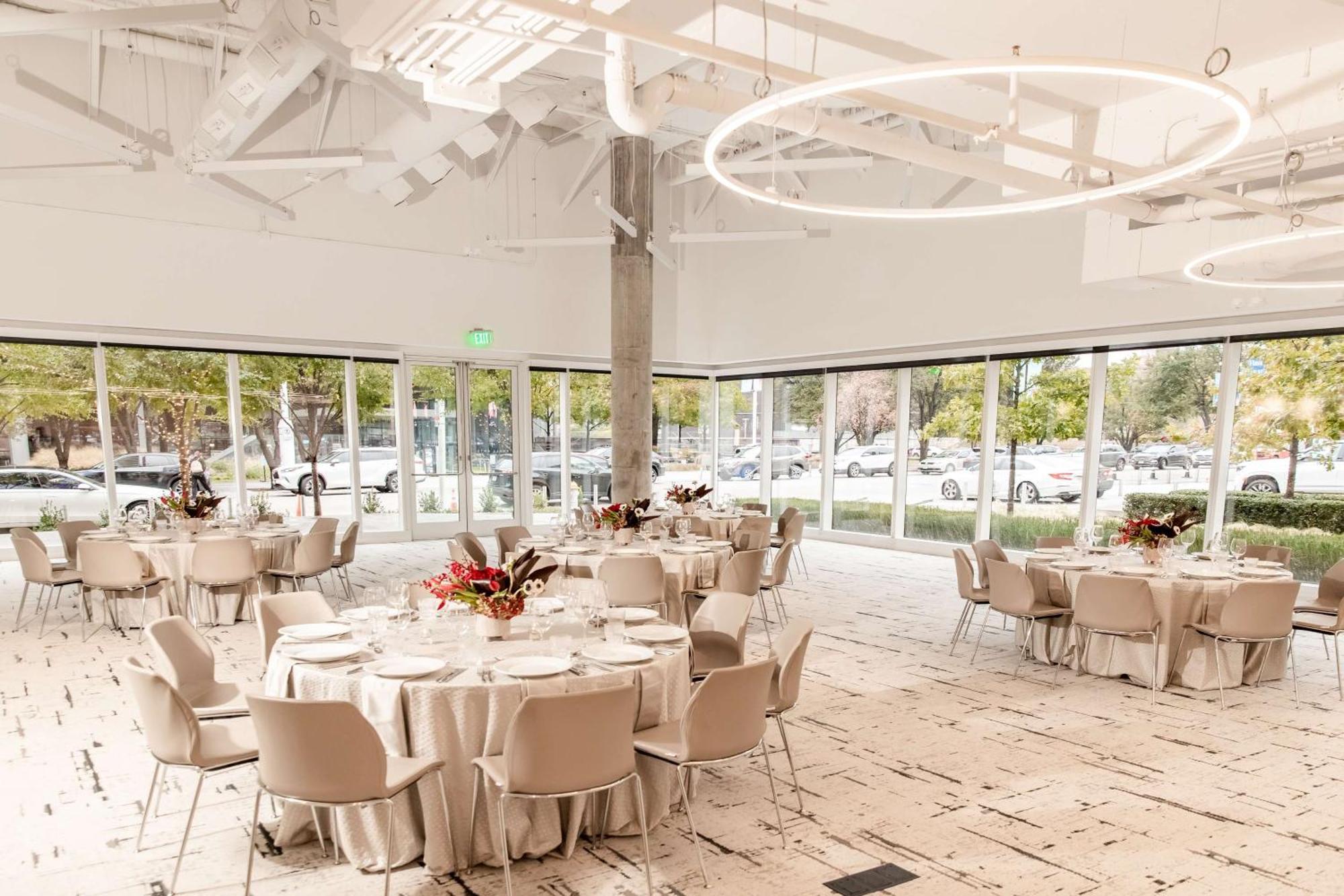 Hall Arts Hotel Dallas, Curio Collection By Hilton エクステリア 写真