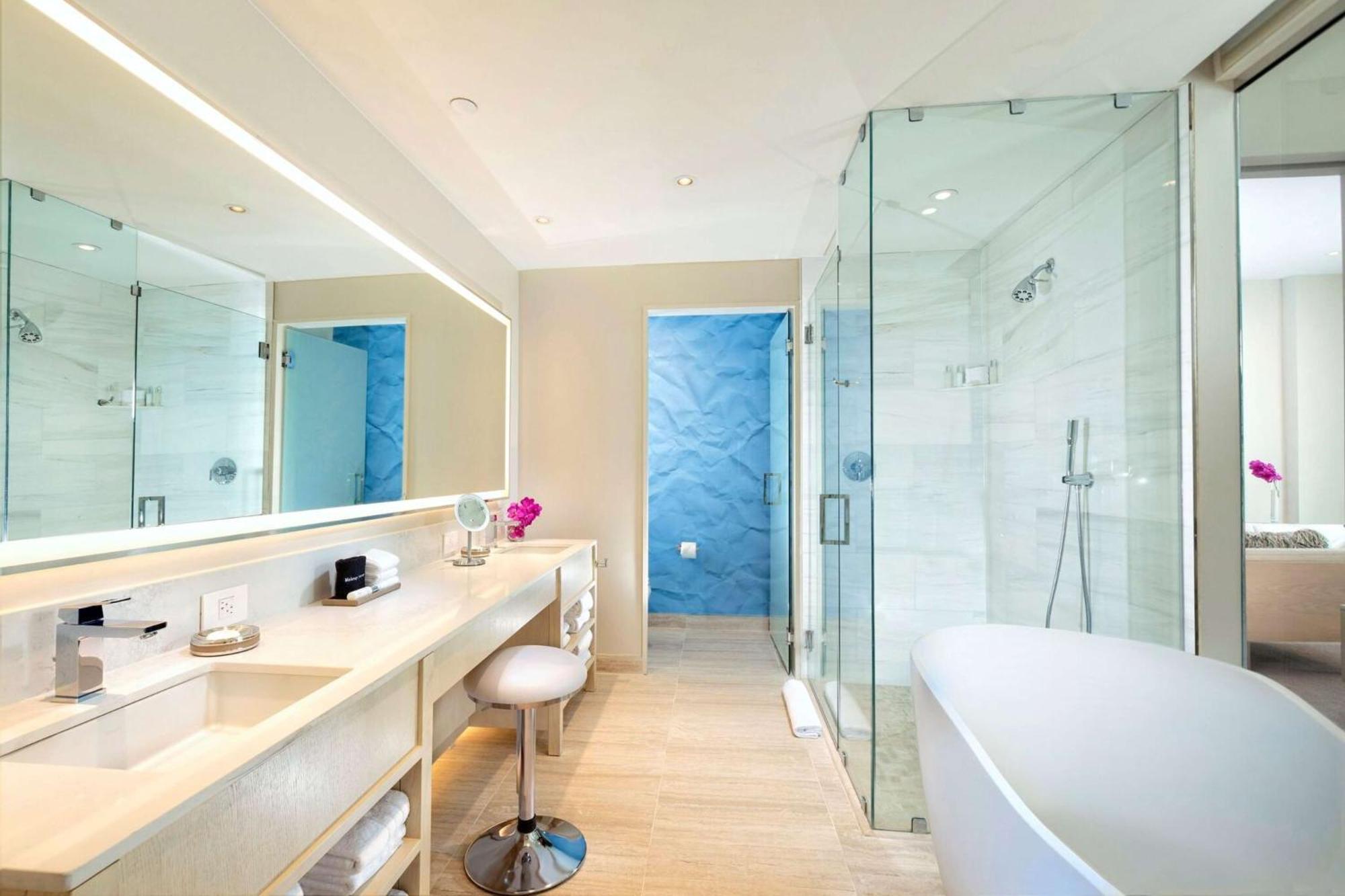 Hall Arts Hotel Dallas, Curio Collection By Hilton エクステリア 写真