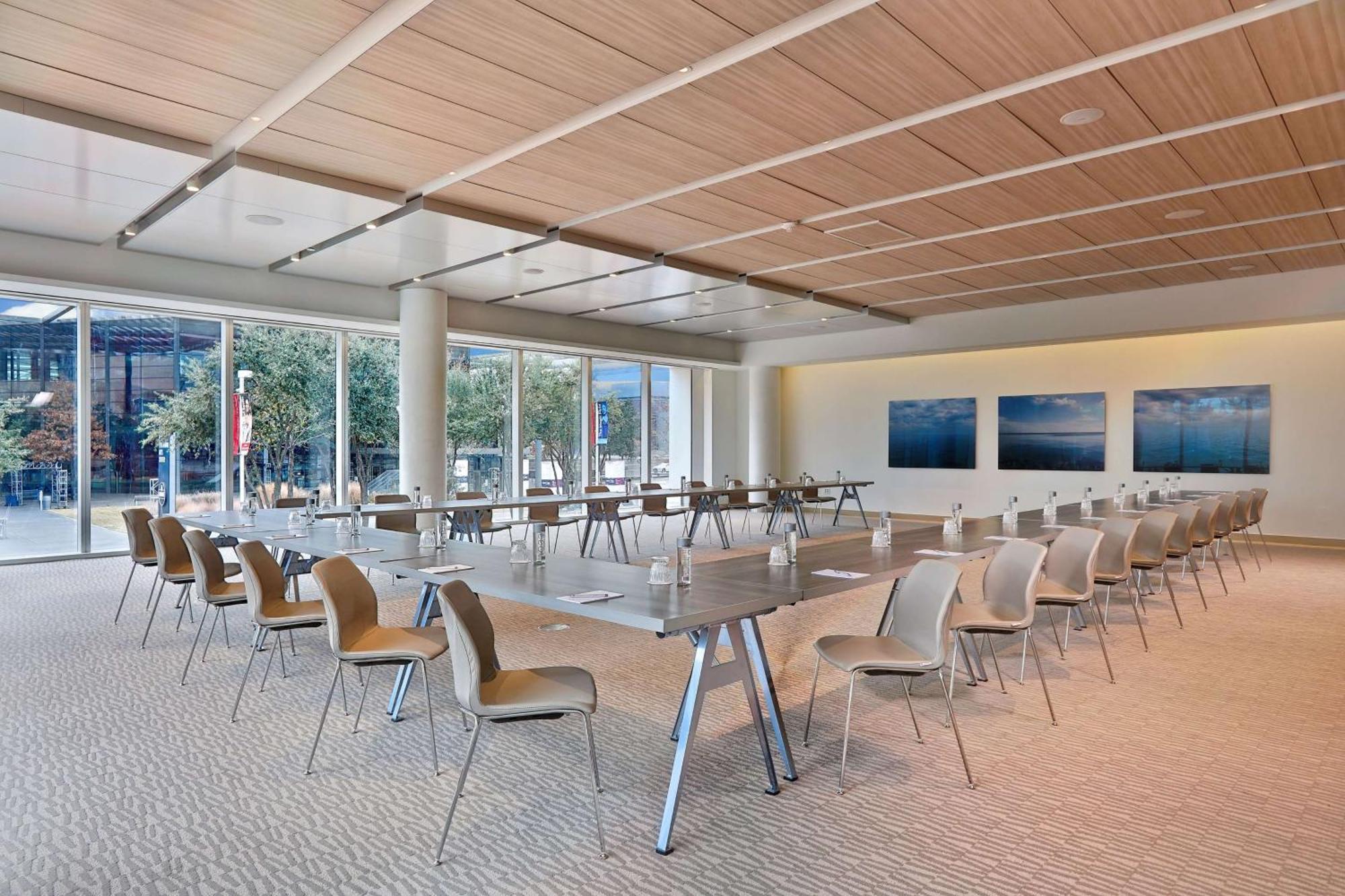 Hall Arts Hotel Dallas, Curio Collection By Hilton エクステリア 写真