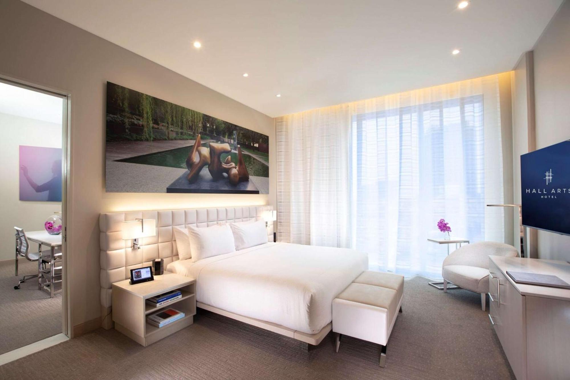 Hall Arts Hotel Dallas, Curio Collection By Hilton エクステリア 写真